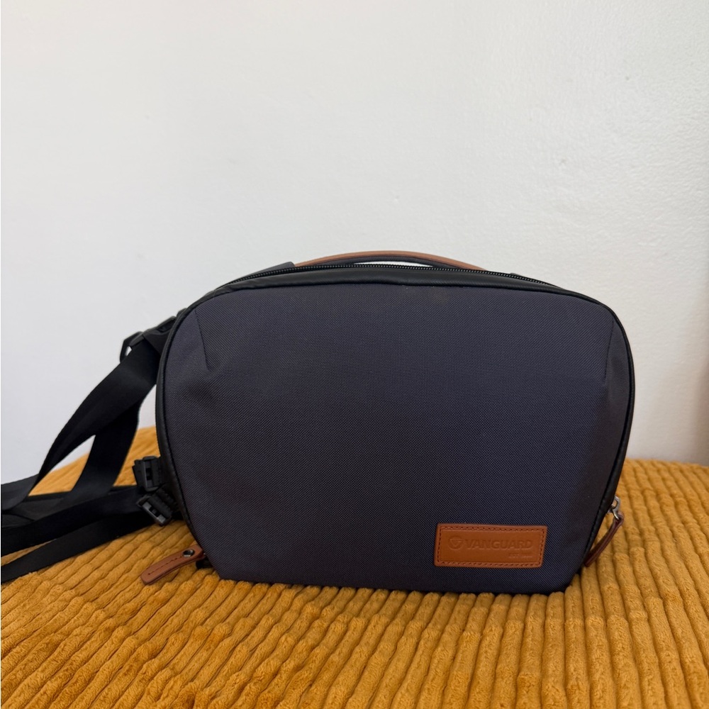 Blue Crossbody Camera Bag - Vanguard